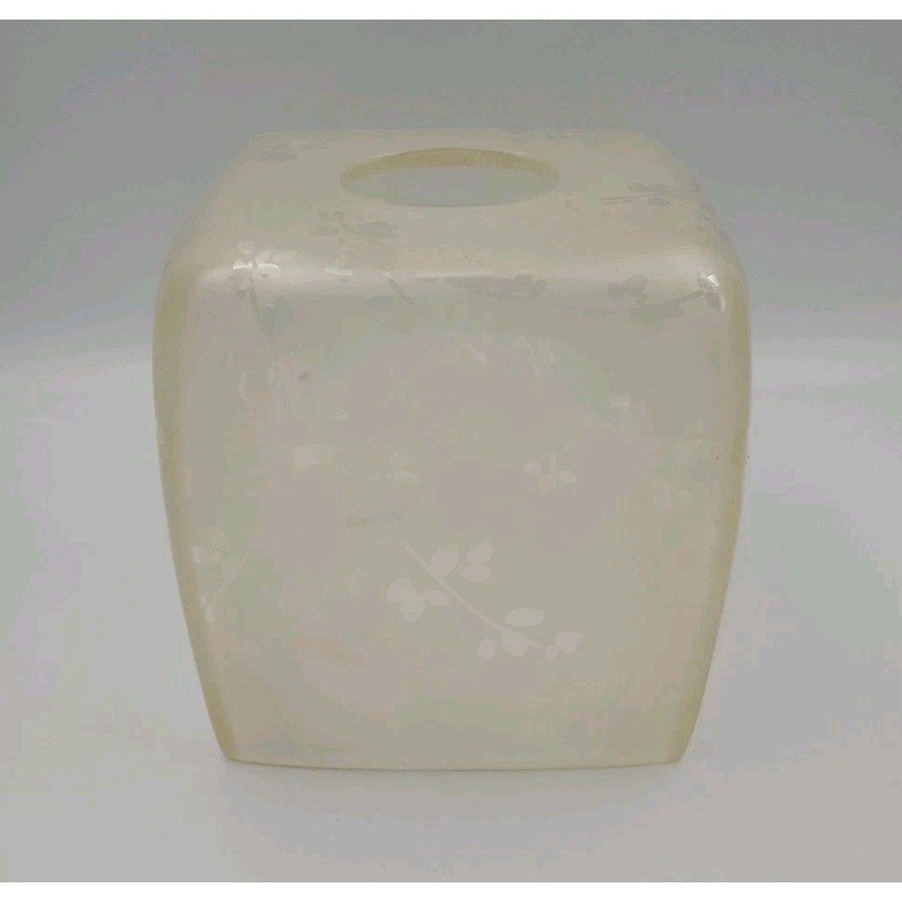Kate Spade New York Frosted‎ Floral Tissue Box Cover Square Vanity Bath Decor
